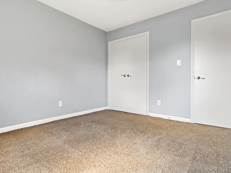2602 Mallard Ct — Photo 5