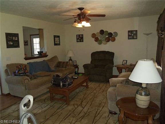2nd image of 41566 Birchwood St