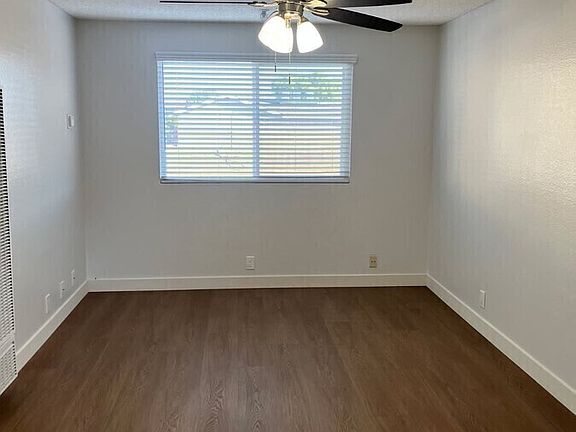 4th image of 3325 W 139th St APT 3