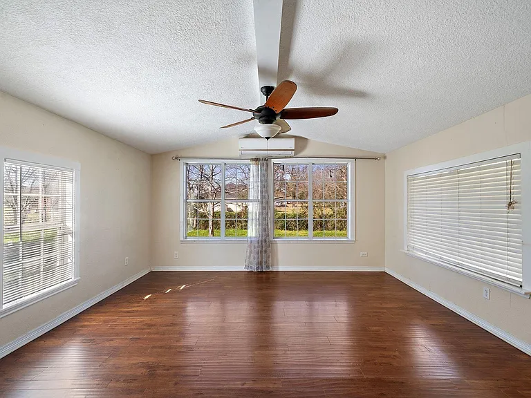 29115 Cherokee Ln — Photo 2