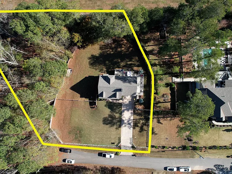 Trammel Dr — Photo 2