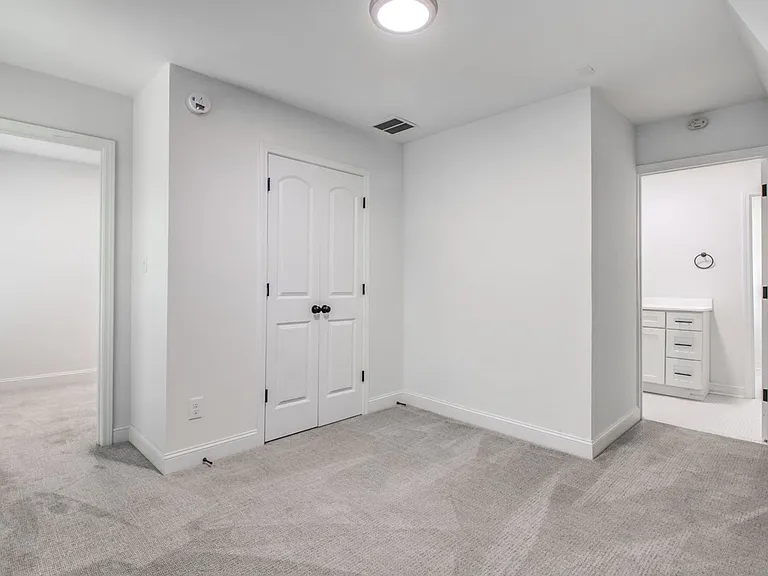1825 Young Ave — Photo 29