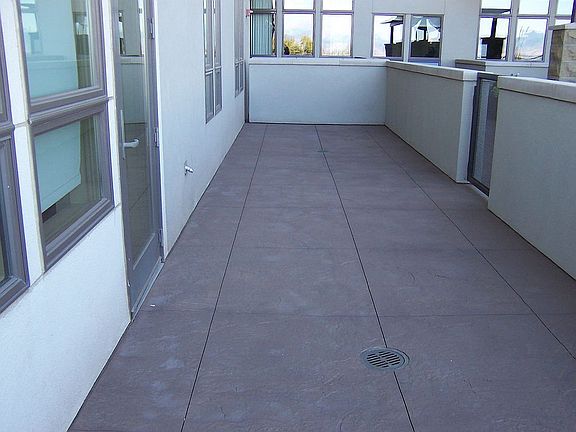 Huge Outdoor Terrace-There is a balcony too