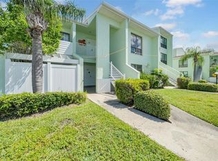 1 Windrush Blvd APT 30, Indian Rocks Beach, FL 33785