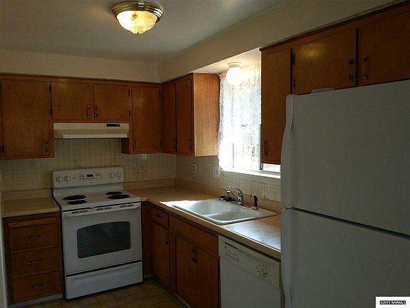 3rd image of 2509 Baker Dr