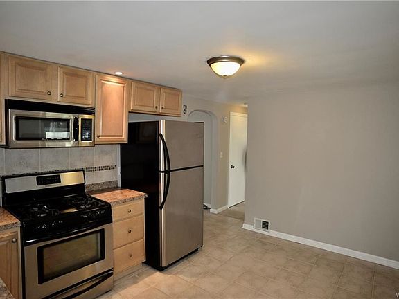 4th image of 221 Callodine Ave