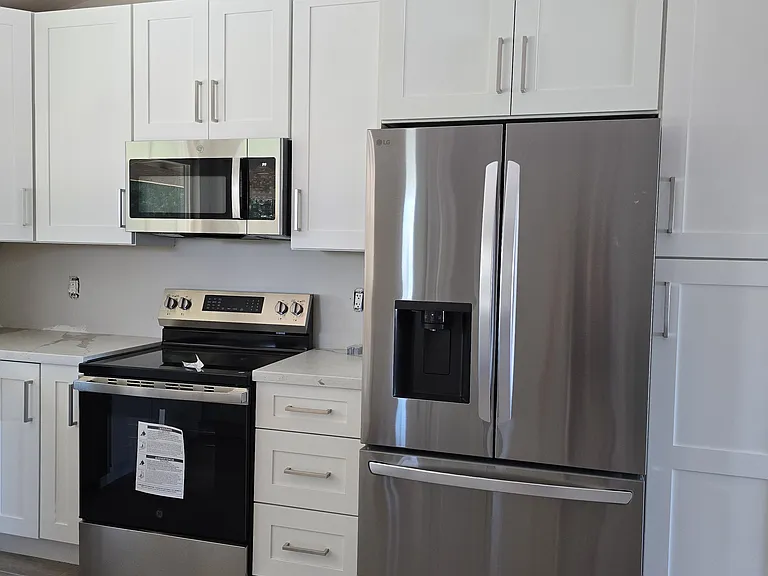 1851 W Manor St — Photo 3