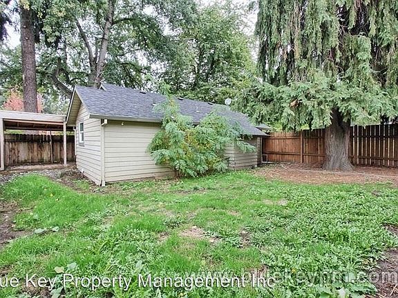 3rd image of 2505 Lincoln Ave