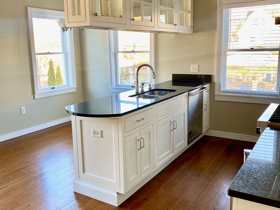 Open kitchen/dining area