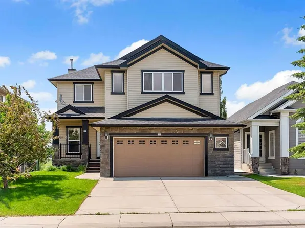 212 NE Springmere Rd, Chestermere, AB T1X 1R3