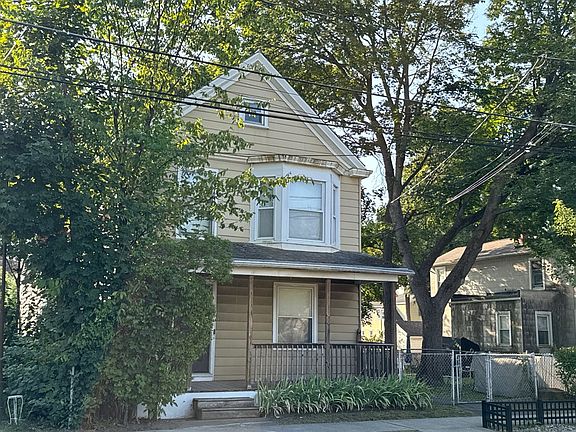 3rd image of 524 3rd Ave