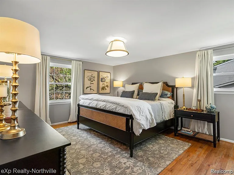38205 Connaught Dr — Photo 36