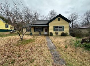 16 Maple St, Manchester, GA 31816