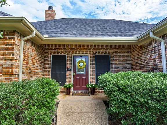 3rd image of 205 Stuttgart Cir