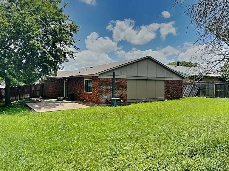 1240 Whittenburg Dr — Photo 15