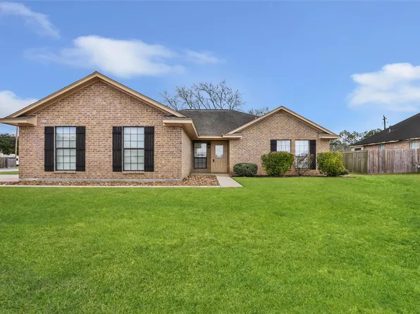 12110 E River Run Dr, Mont Belvieu, TX 77523