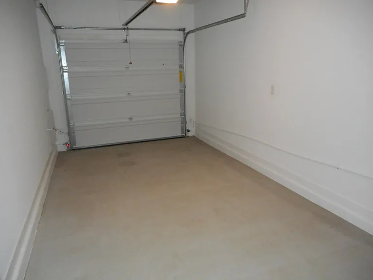 2262 El Caro Dr — Photo 8