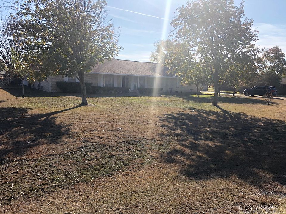 2nd image of 138 Burkett Ln