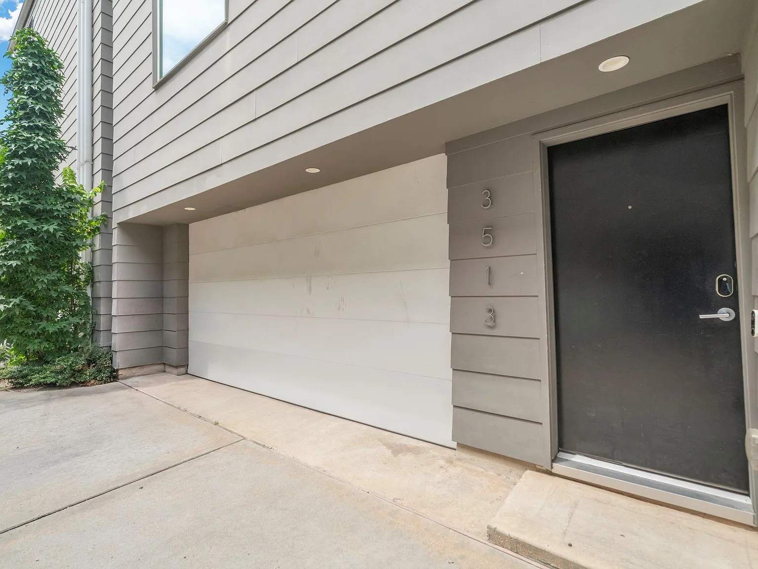 3 bed, 3.5 bath, 1805 sqft, $2,700 — Photo 1