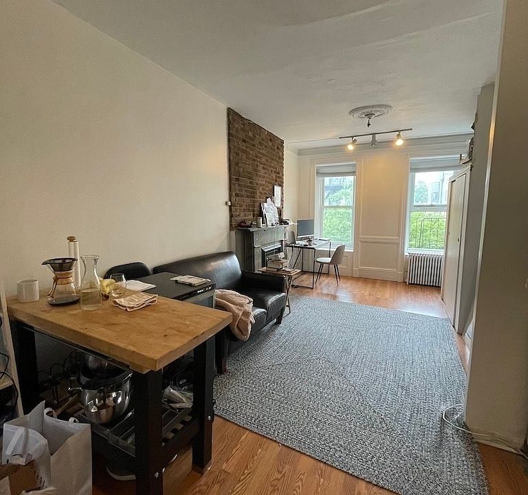1st image of 140 W 10th St APT 5FW