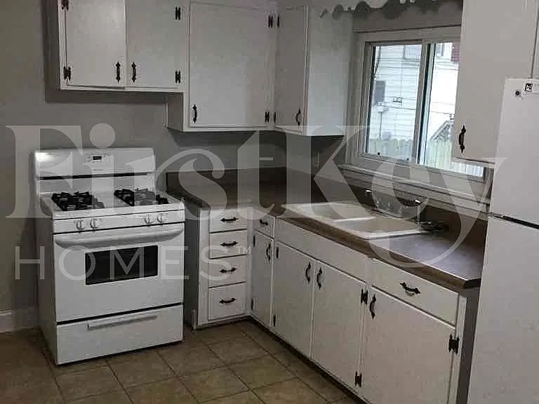 5044 N Bellaire Ave — Photo 5