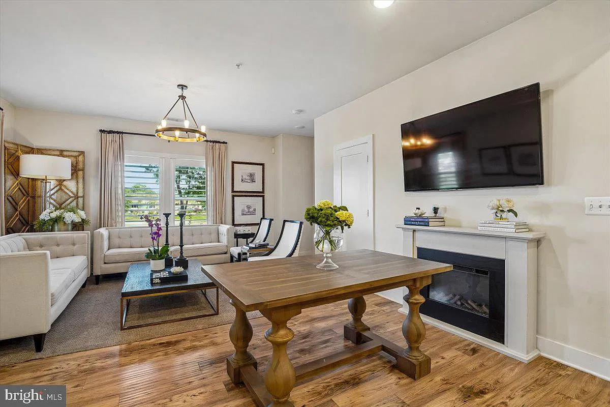 2 bed, 2.5 bath, 1500 sqft, $3,100 — Photo 3