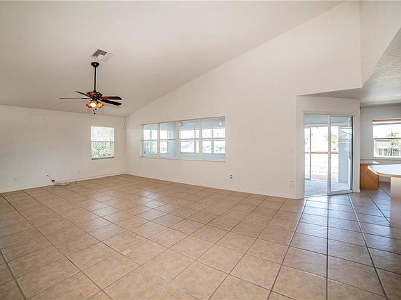 4th image of 15609 Bertram Dr