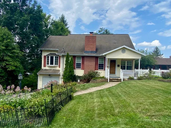 15 Roland Park Dr, Huntington, WV 25705
