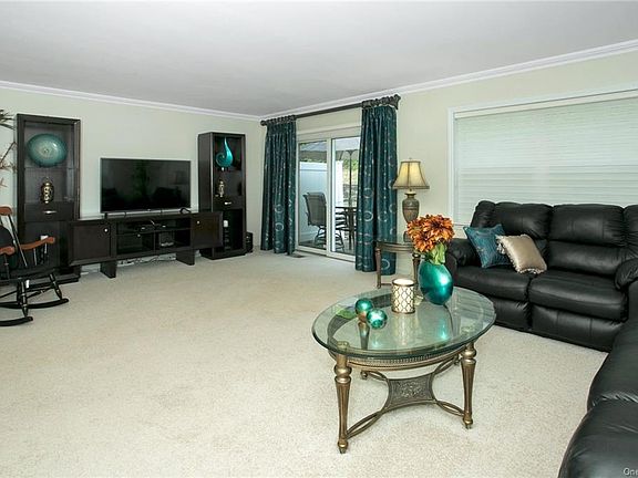 4th image of 76 Crystal Hill Dr