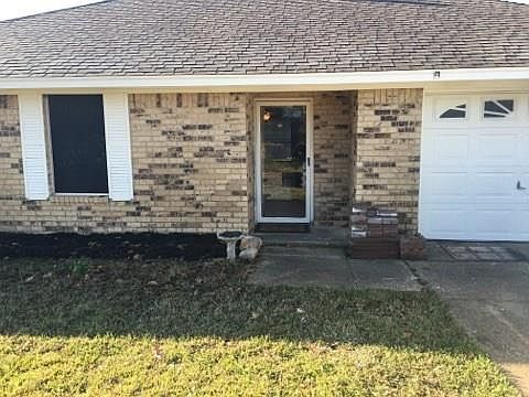4th image of 311 Memorial Dr