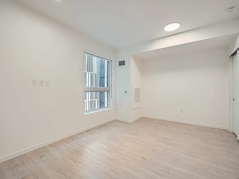 2059 19th St - Web Quality - 003 - 12 Studio 3 730
