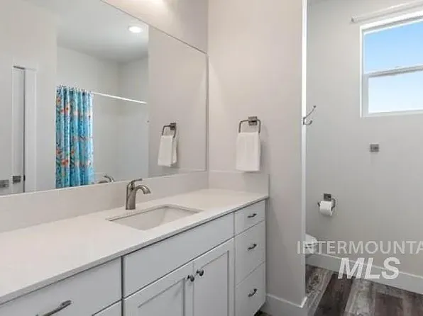 8260 SW El Camino Ct, Mountain Home, ID 83647