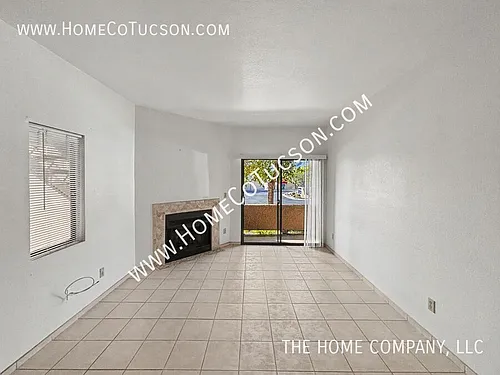 5750 N Camino Esplendora Photo 1