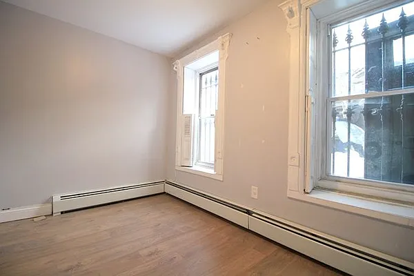 Rented by Elite NY Holdings | media 15