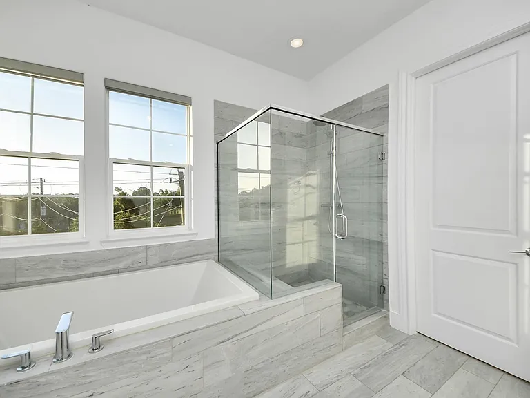 4005 Woodshire Village Est — Photo 28