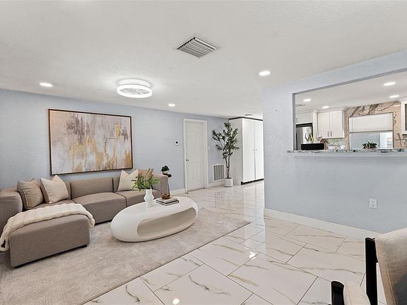 4th image of 1415 Brixton Ln