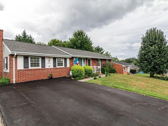 2nd image of 842 Dominion Ln