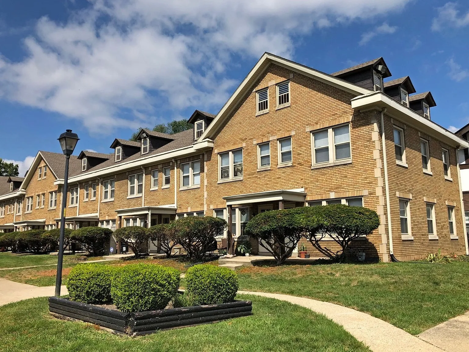 201 - Pennwood Associates, Llc — Photo 1