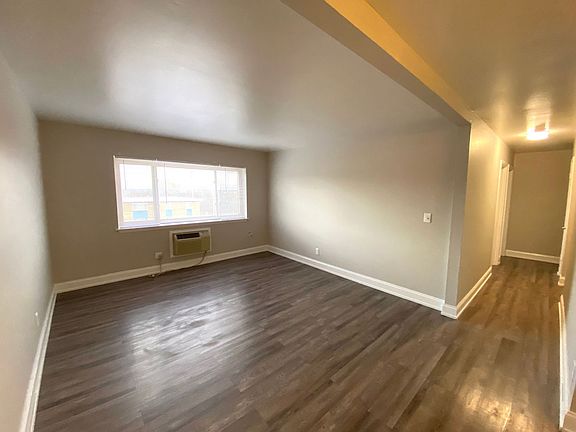 2nd image of 2317 & 2331 W Martin Luther King Jr Dr #2-309