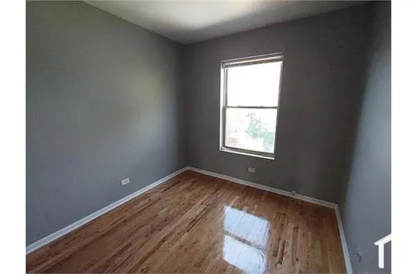 Building Photo - 604 E Marquette Rd #2