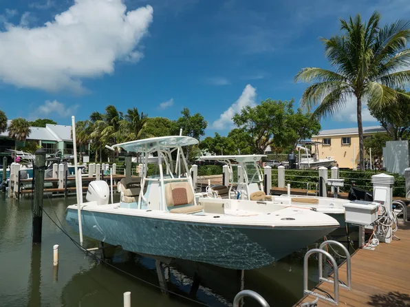 9812 Windward Ave, Key Largo, FL 33037