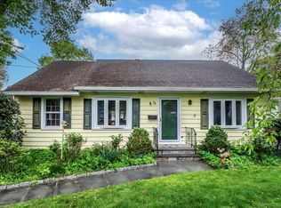 74 Ridge Park Ave, Stamford, CT 06905