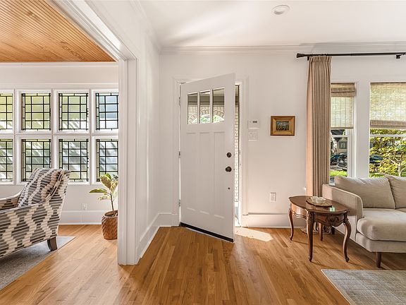 2nd image of 5539 Ridgedale Ave