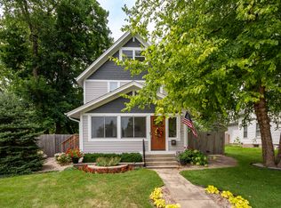 105 3rd St, Libertyville, IL