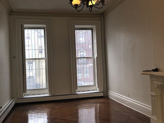 4th image of 174 Lafayette Ave APT 2