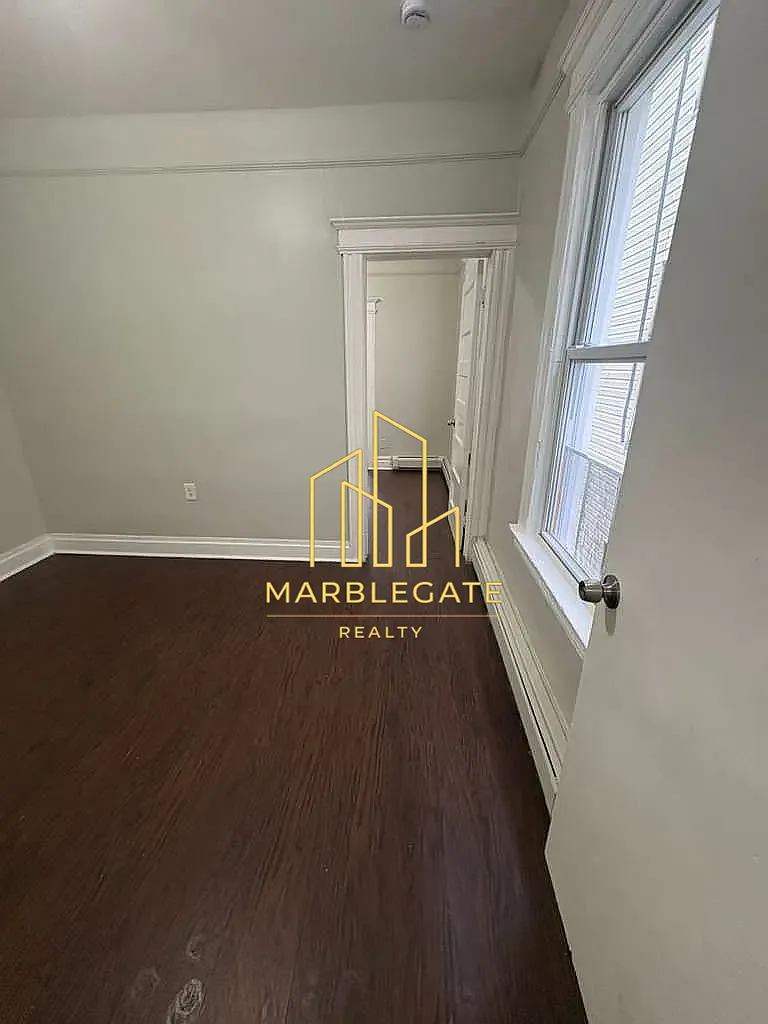 2 bed, 850 sqft, $1,995 — Photo 4