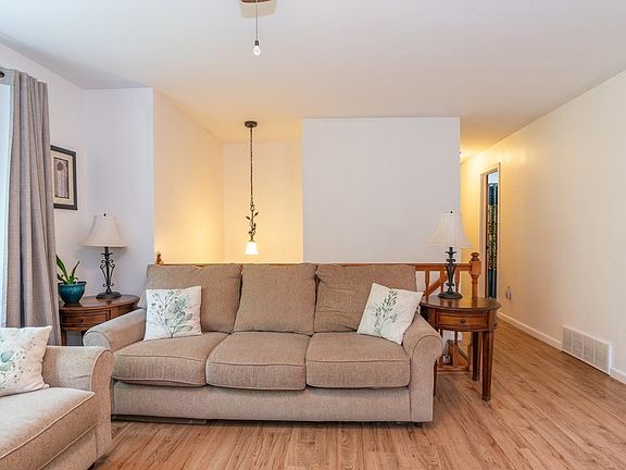 5th image of 5356 W Perry Dr