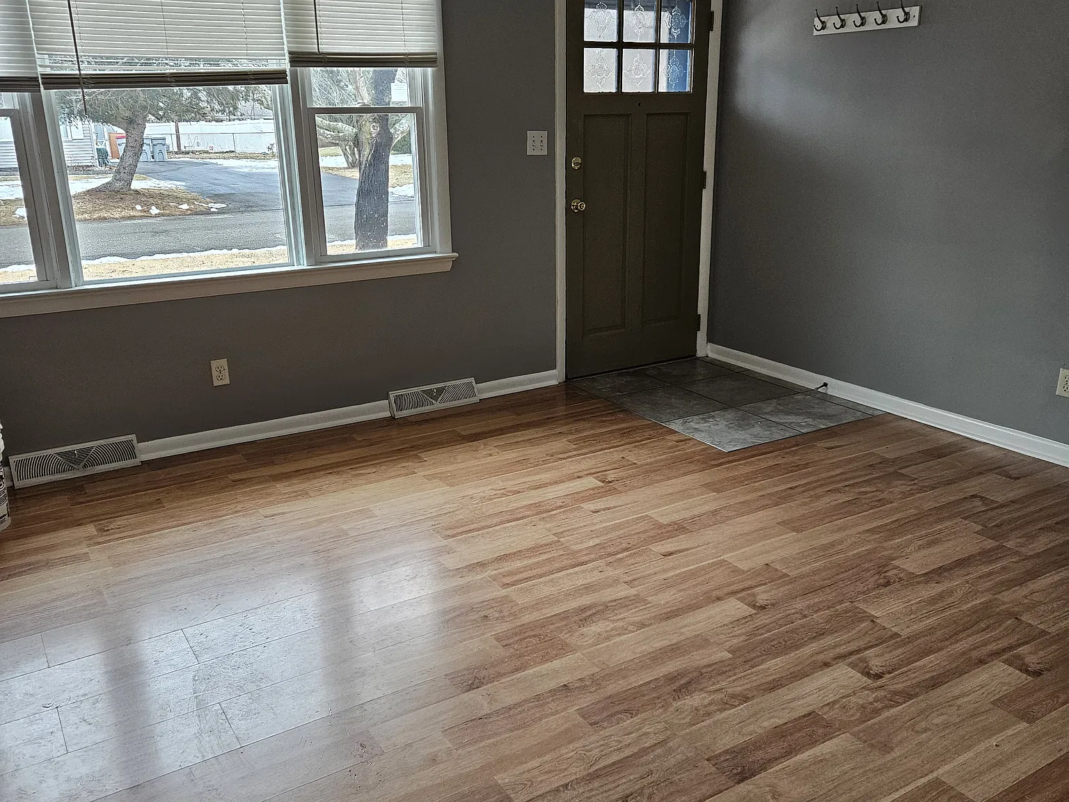 2 bed, 950 sqft, $1,750 — Photo 2