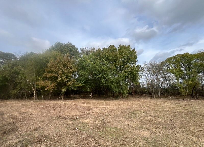 1st image of Clarks Ln