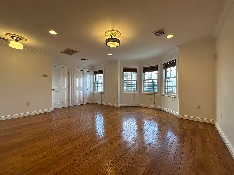 90 Columbia Ave #2 — Photo 2